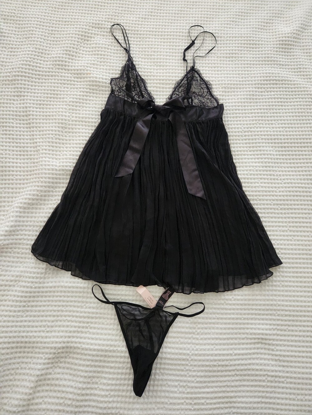 🔥✨️NWT Victorias Secret Sexy Black Slip And V String Panties Small